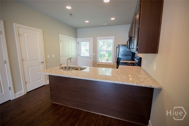 Building Photo - 232 Epps Bridge Rd Unit 13H