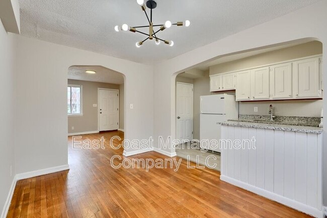 Photo - 1535 Chilworth Ave House