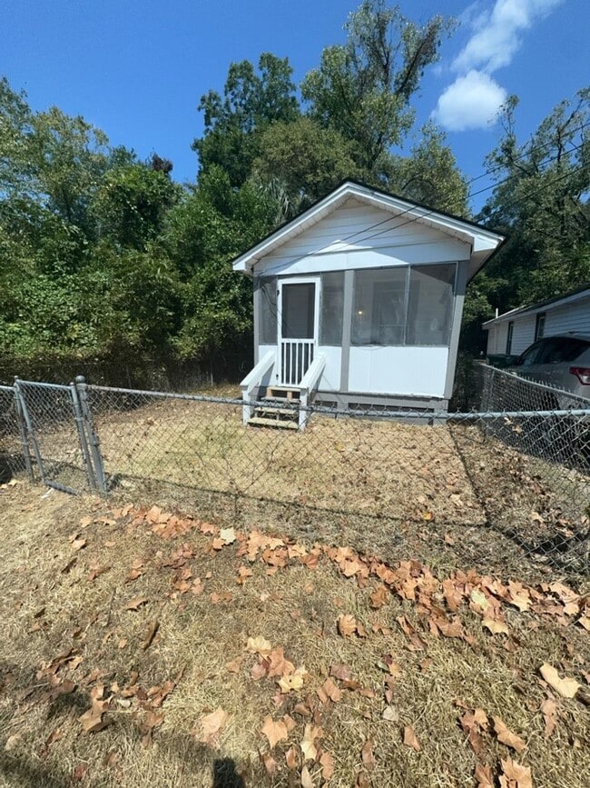 Building Photo - 1337 23rd St Rental