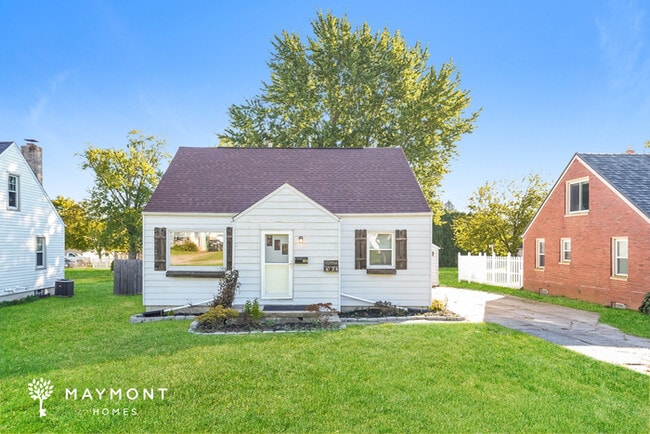 Building Photo - 1034 5th St