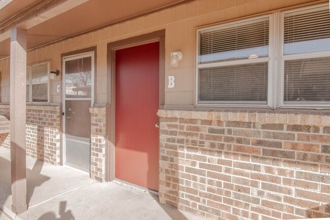 Photo - Remodeled units AVAILABLE NOW! Leasing fast!!! Unidad 1310 A