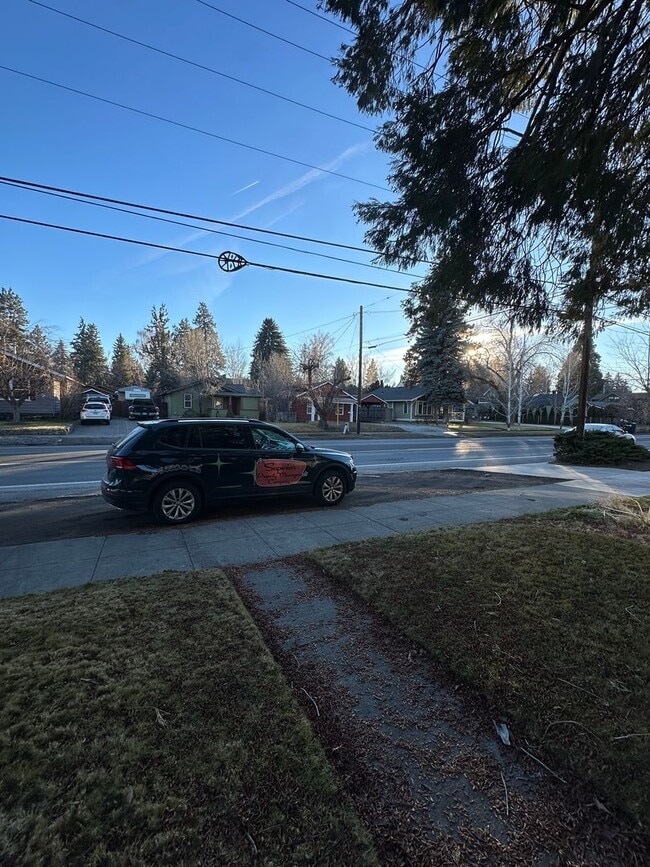 Photo - Newport Ave Triplex - 00404-NEWP-00 Unidad Newport Ave., 410 NW - 00410-NEWP