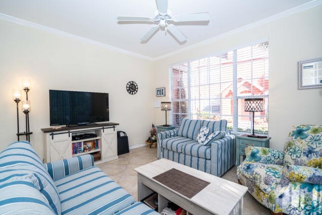 Photo - "Charming 2-Bed, 2-Bath Townhouse Retreat in Tampa's Serene White Lake Court!"