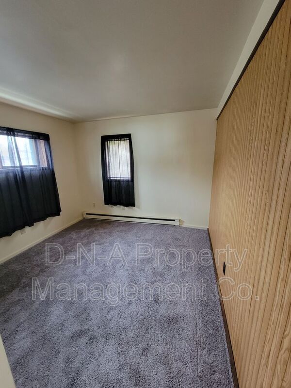 Photo - 111 N Courtland St House