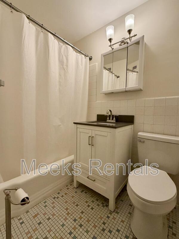 Photo - 1800 Roundhill Rd