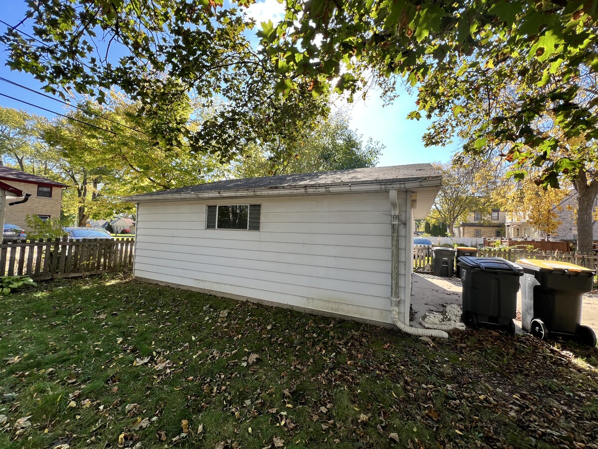 Photo - 410 N 68th St