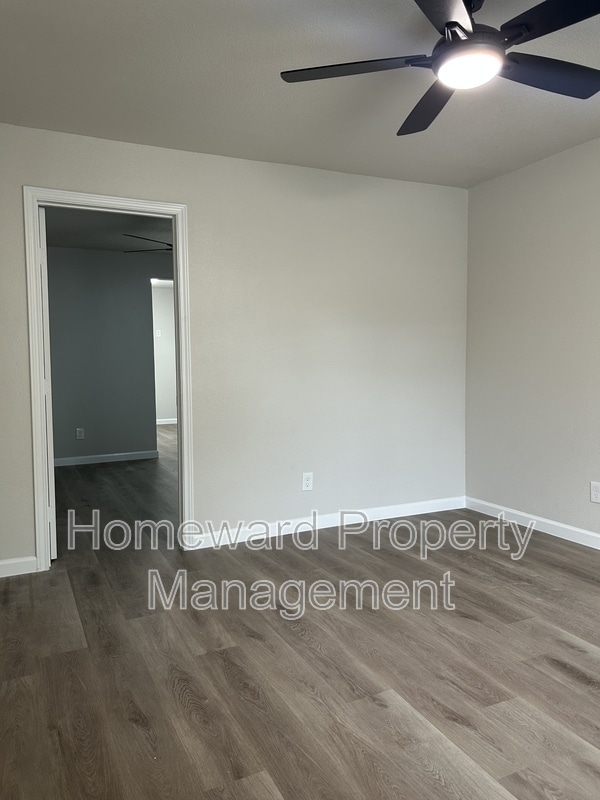 Photo - 407 N Justin Ave