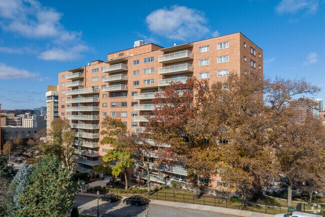 Wornall Plaza - Wornall Plaza Apartments