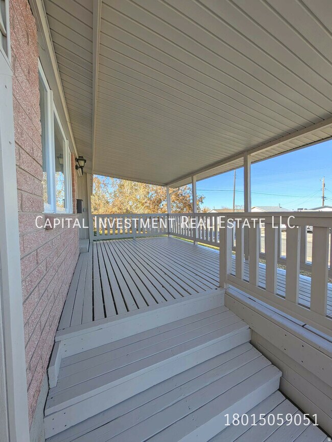 Photo - 684 Oquirrh Ave