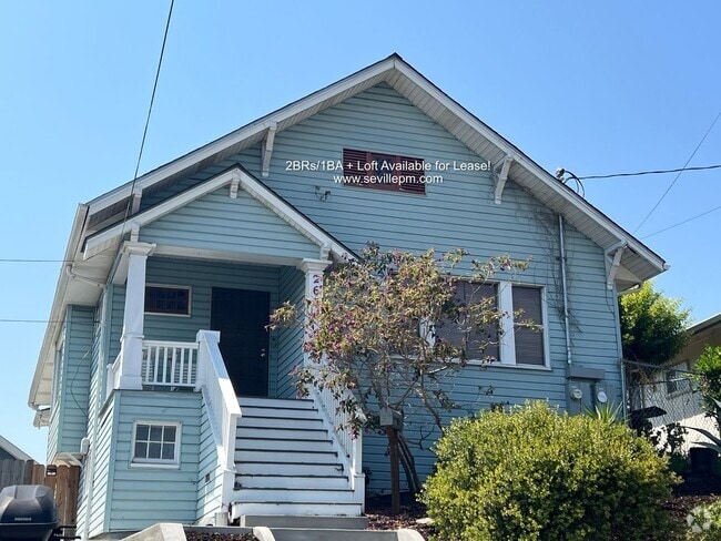 Building Photo - CHARMING 2 BEDROOM /1 BATHROOM HOME W/LOTS... Unit 2621