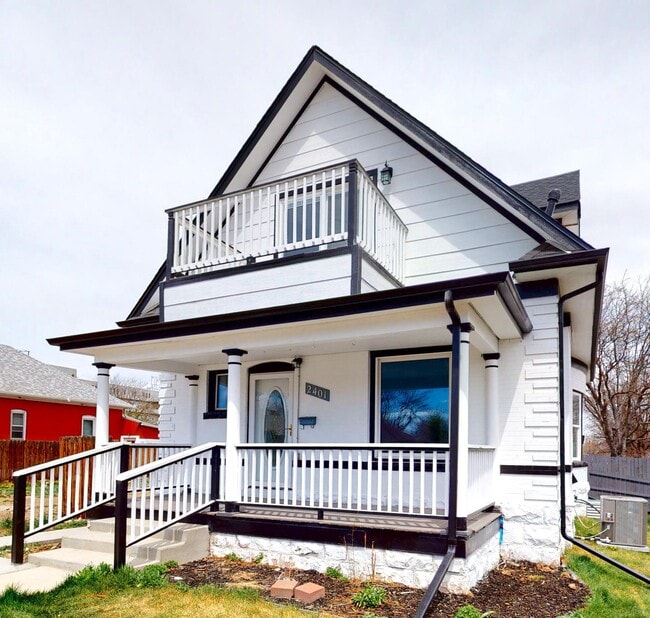 Beautifully renovated Sunnyside home with ... - Beautifully renovated Sunnyside home with ...