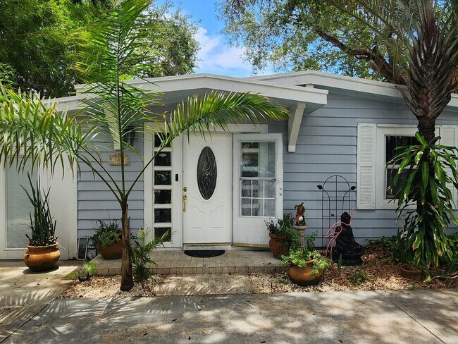 Photo - 305 S Loxahatchee Dr