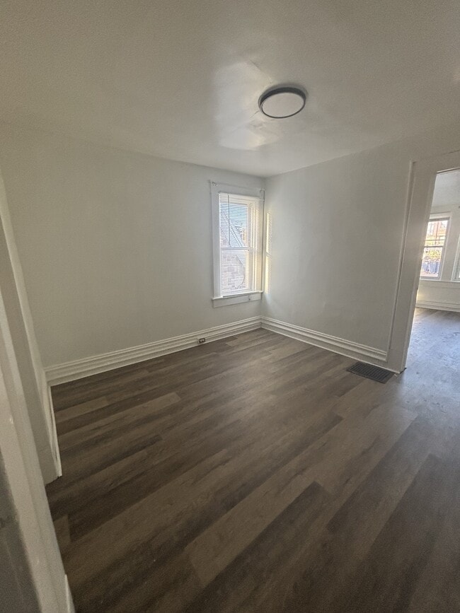 Photo - 752 McKenzie St