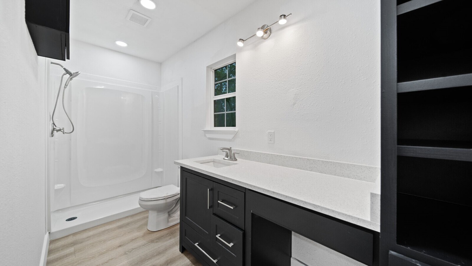 Photo - 17411 Rolling Hill Ln