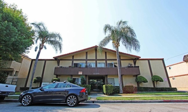 Casa Bryant Apartments - Casa Bryant Apartments