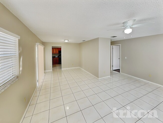 Photo - 1924 Derbywood Dr