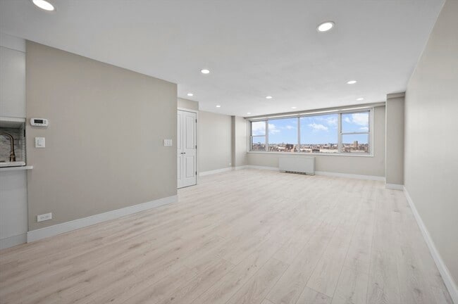 Photo - 151 Tremont St Unidad 18M