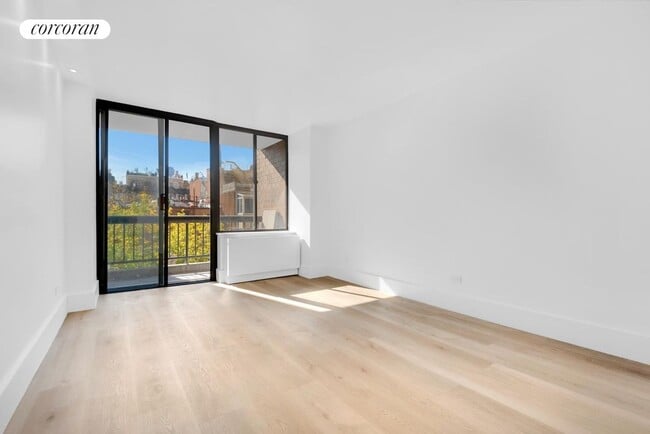 Photo - 130 W 79th St