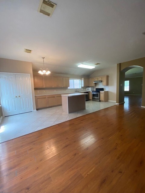 Building Photo - 5406 Meadow Canyon Dr Rental