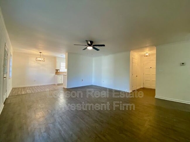 Photo - 121 Tooke Dr