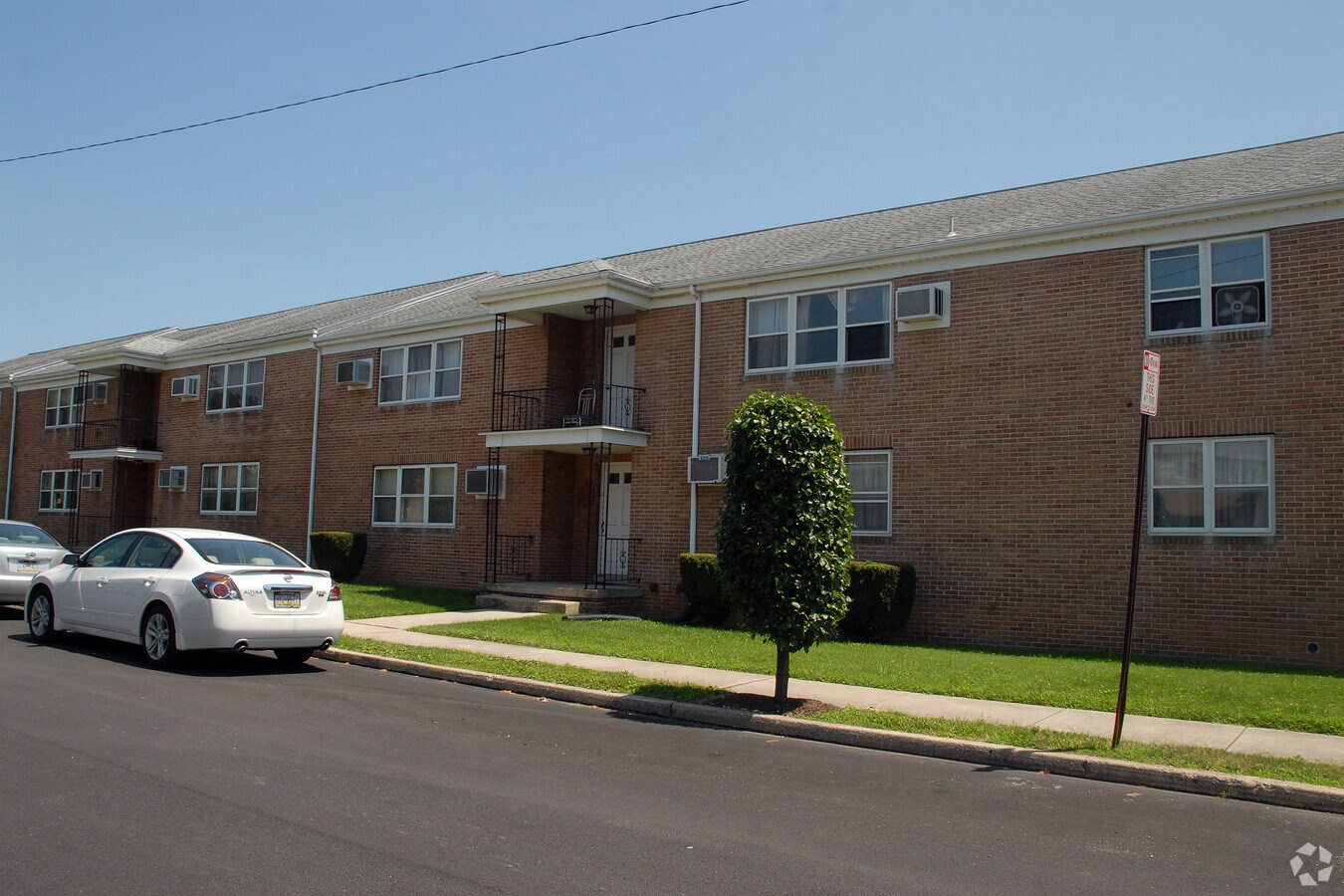 Photo - Hartwell Apartments