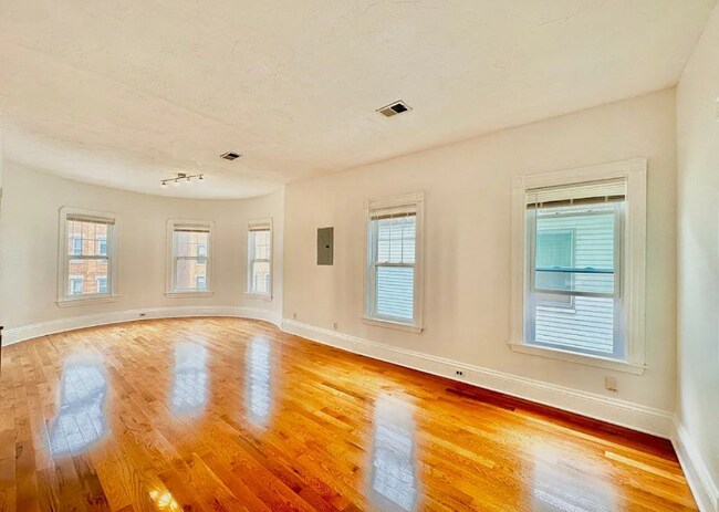 Photo - 98 Harrishof St Unit 2