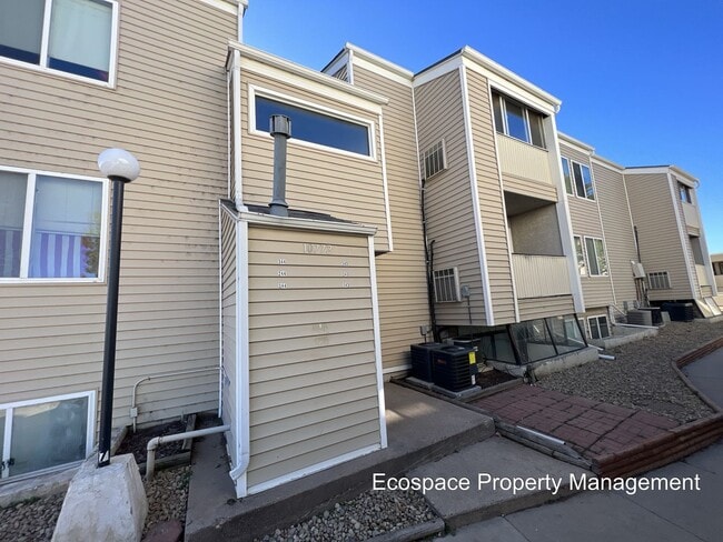 2 Bedroom 1 Bathroom Apartment in Aurora - 2 Bedroom 1 Bathroom Apartment in Aurora Unit 343