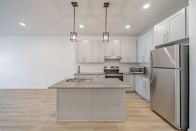 Kitchen Side-View