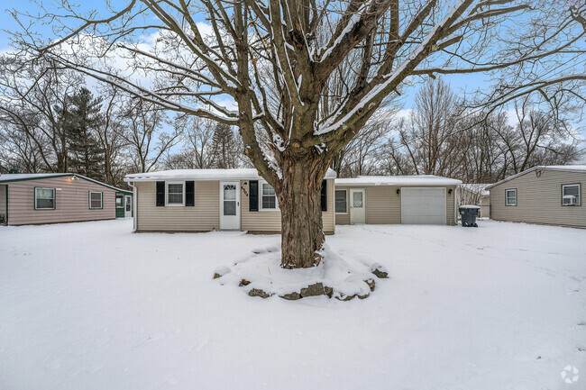 Building Photo - 8304 Bruning St Rental