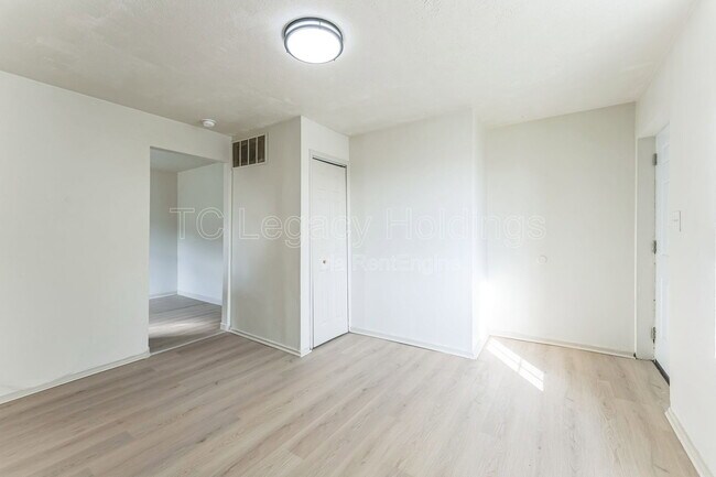 415 Simpson Ave