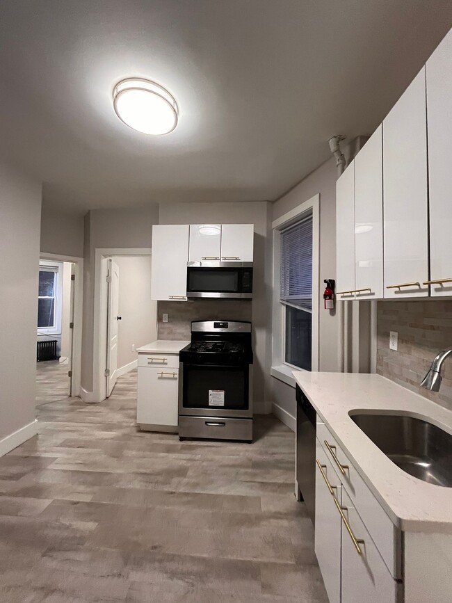 Building Photo - 5114 Palisade Ave Unit 15