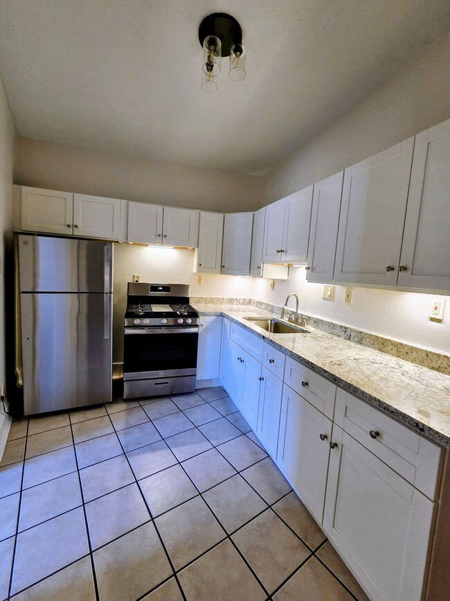 Kitchen - Virginia Apartments