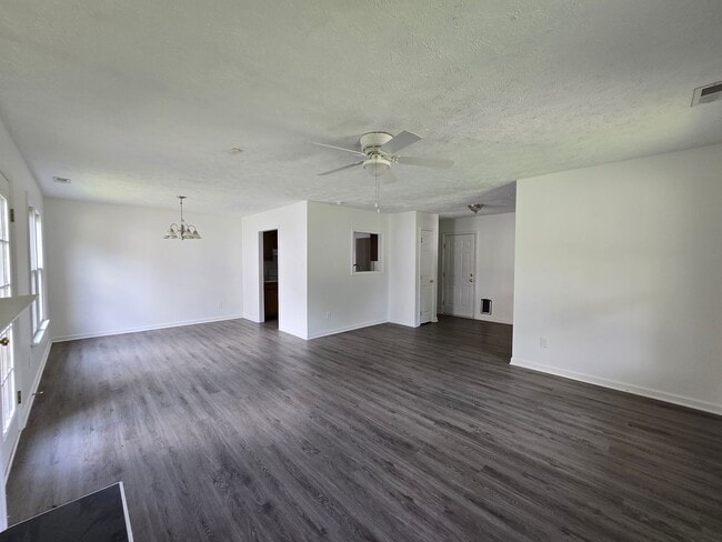 Photo - 1521 Kara Ct