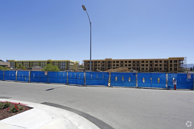 Photo - Lexington at Avenue One