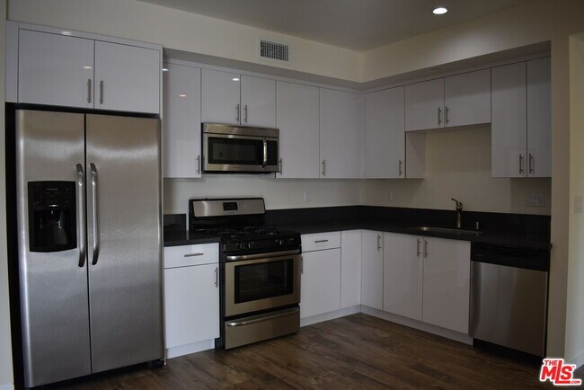 Photo - 4504 Colbath Ave