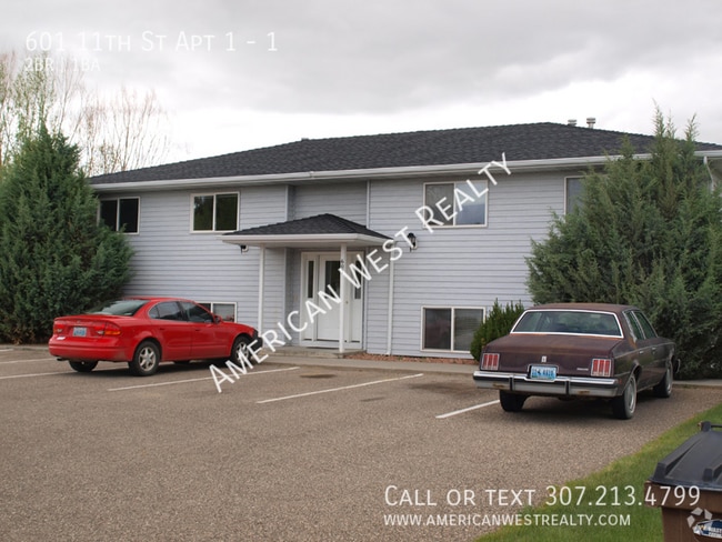 Building Photo - 601 11th St Unit 1 Rental