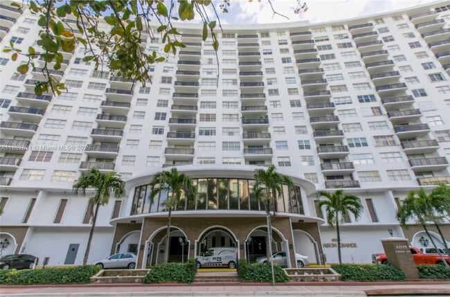 Building Photo - 6039 Collins Ave Unit 503 Rental