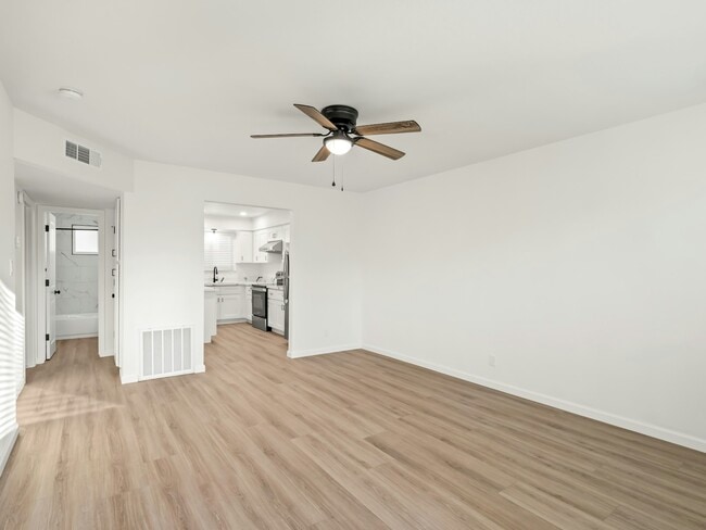 Photo - 2126 N Glenn Ave Unit 2126