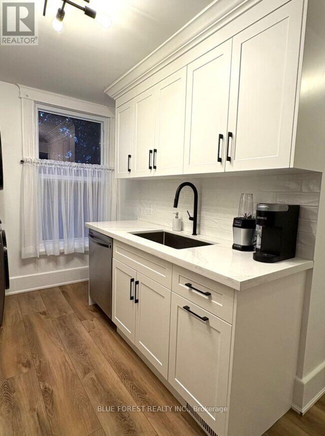 Photo - 77 Cartwright St Unit 2