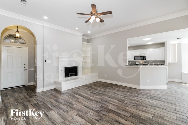 Photo - 6 W Sharon Dr