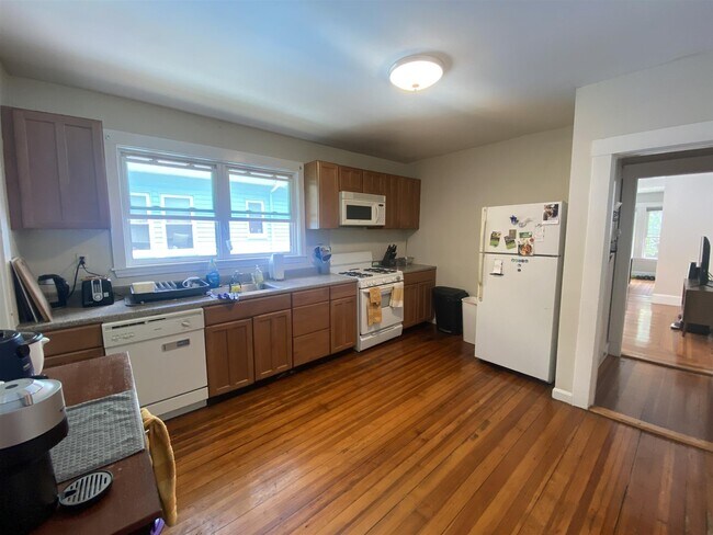 Photo - 12 Burnham St Unit 1