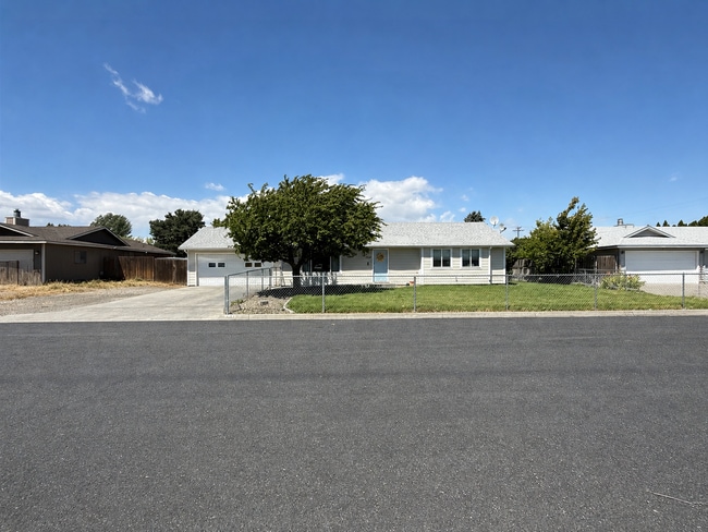 Photo - Spacious Kennewick Home with RV Parking & Incredible Outdoor Living!