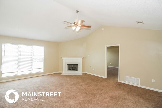 Photo - 1647 Sarah Ann Dr W