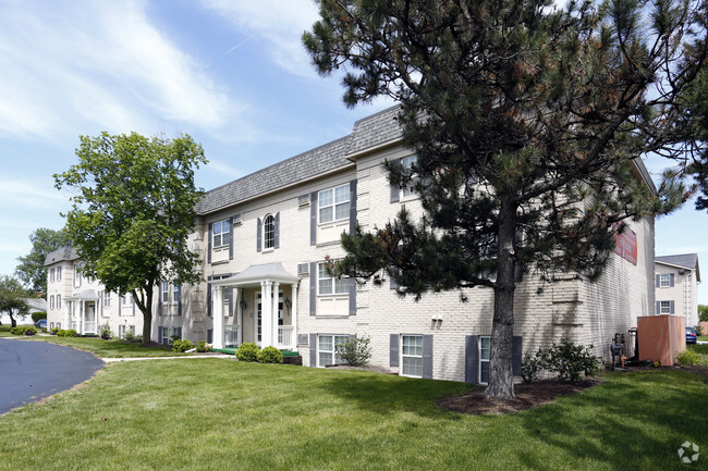 Falcon Landing Apartments - Graduate Students - Falcon Landing Apartments - Graduate Students