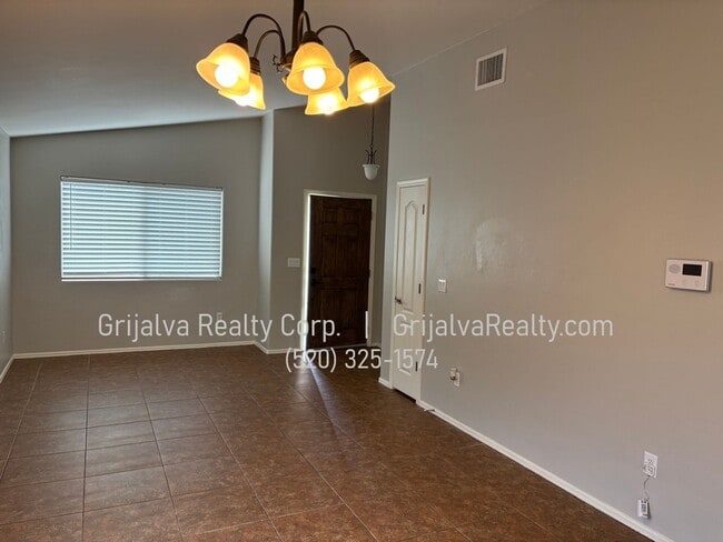 Photo - 4-Bedroom, 2 Bath House in Sycamore Park (...