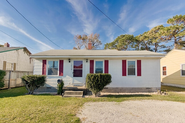 Building Photo - 1639 Live Oak St Rental