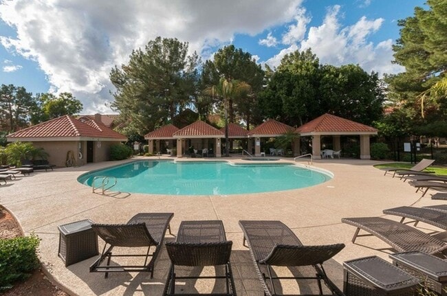 Photo - 1633 E Lakeside Dr