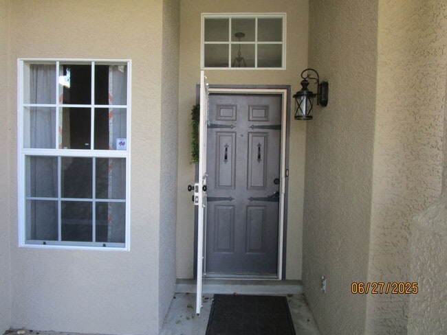 NW 4 BR Home large yard/outdoor space - NW 4 BR Home large yard/outdoor space