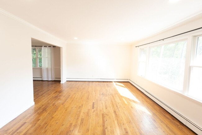 Photo - 19 Maurice Ln