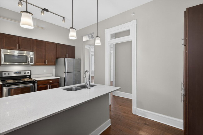 Photo - 975 E McMillan St Unidad 303